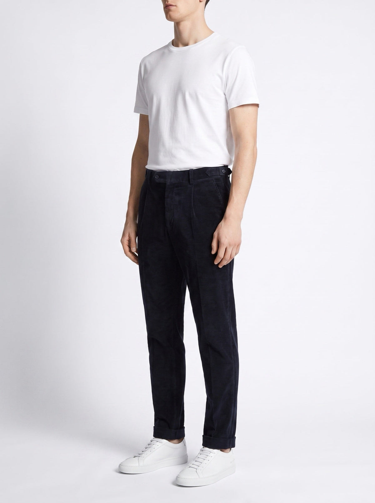 Marineblaue Cordhose mit gerader Passform