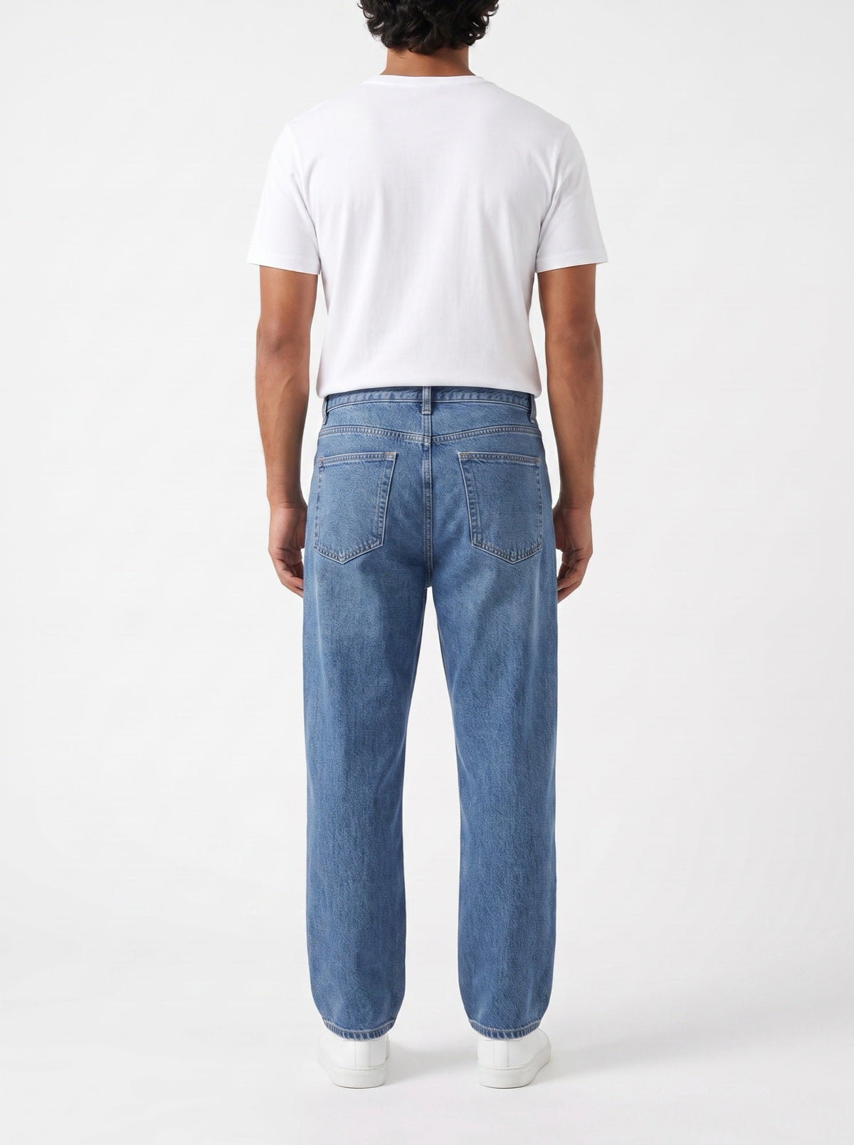 Klassische gerade Jeans aus gewaschenem Indigo-Denim