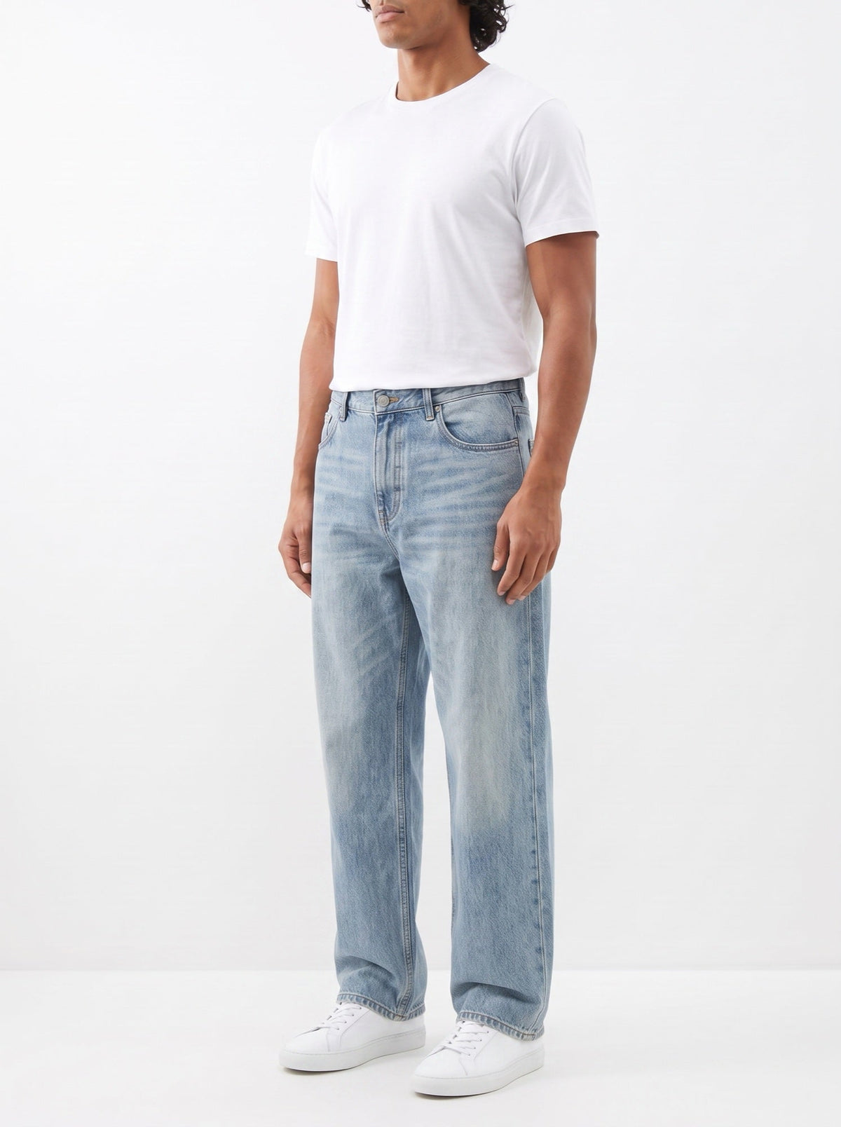 Locker geschnittene Jeans aus gewaschenem Denim